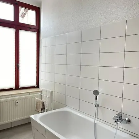 Moderne Und Stilvolle Wohnung Direkt Am Teich Altenburg Exterior photo